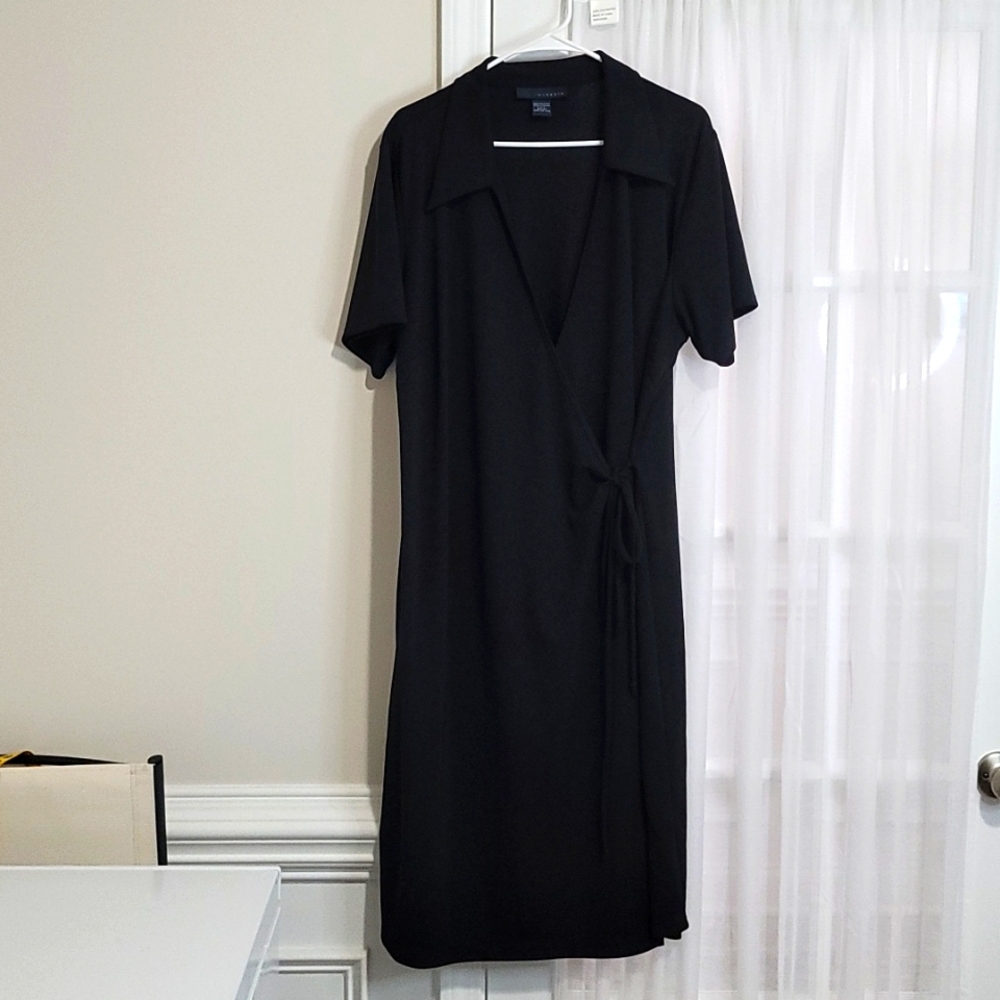 Full wrap dress/short sleeves/collar/stretch material size 22/24